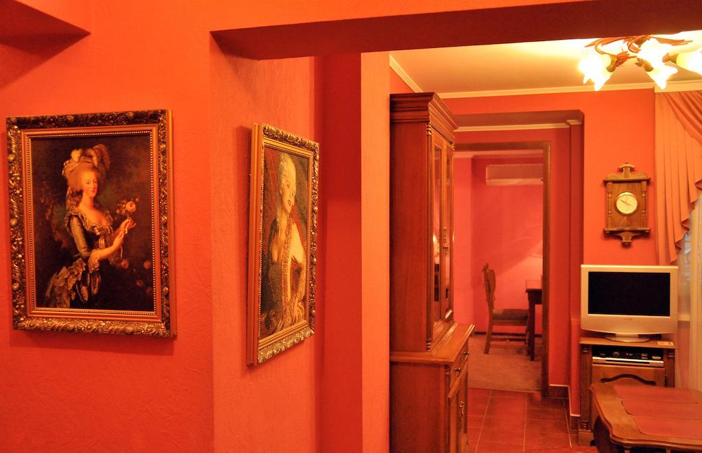 クナウス アパートメンツ チェルニウツィー 部屋 写真